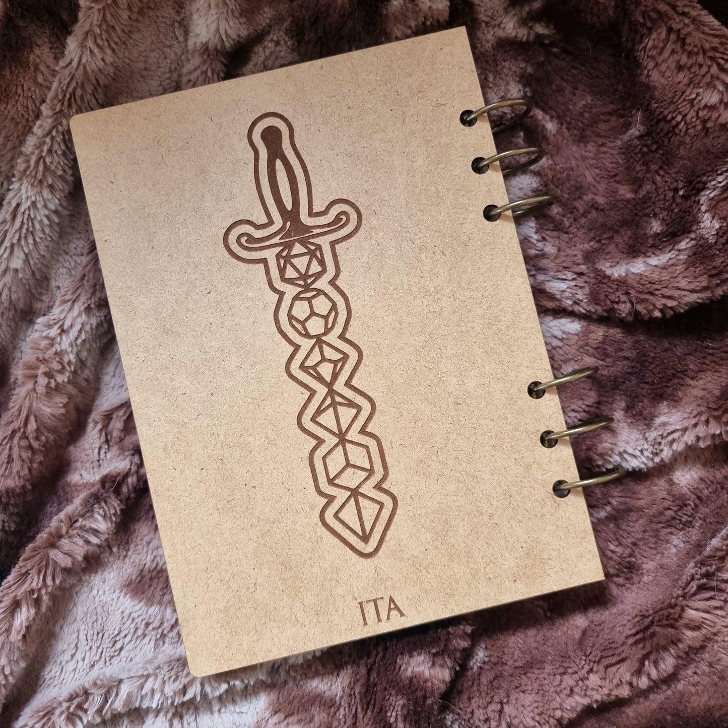 Carnet en bois Dragon sur les montagnes Personnalisable
