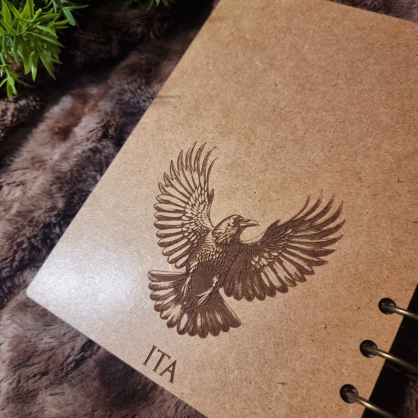 Carnet en bois Corbeau sur les montagnes