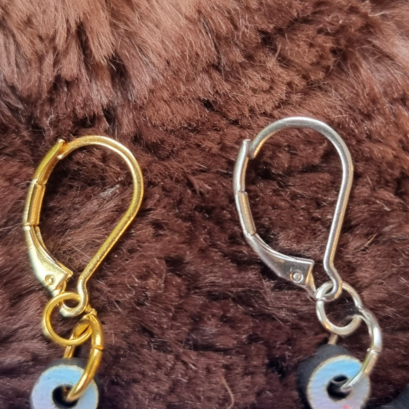Boucles d'oreilles pendantes Dragonnet et sa pierre