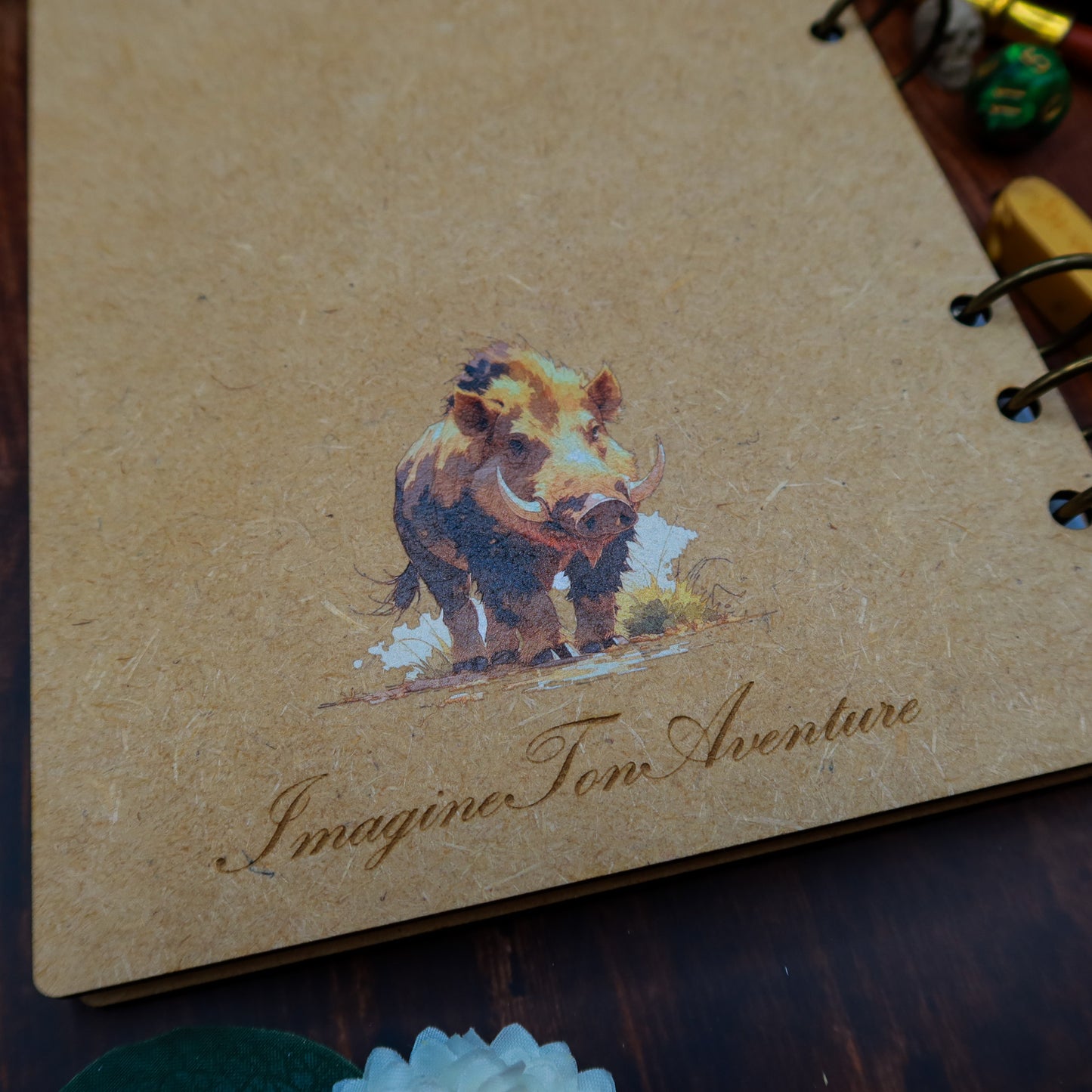 Carnet en bois Sanglier arpenteur
